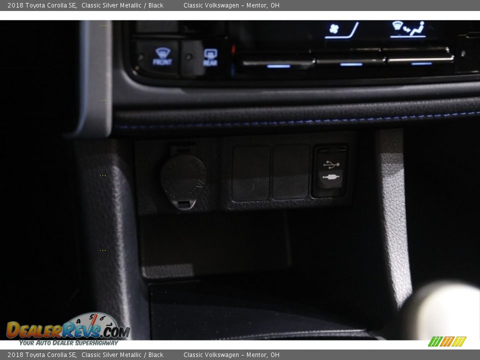 2018 Toyota Corolla SE Classic Silver Metallic / Black Photo #12