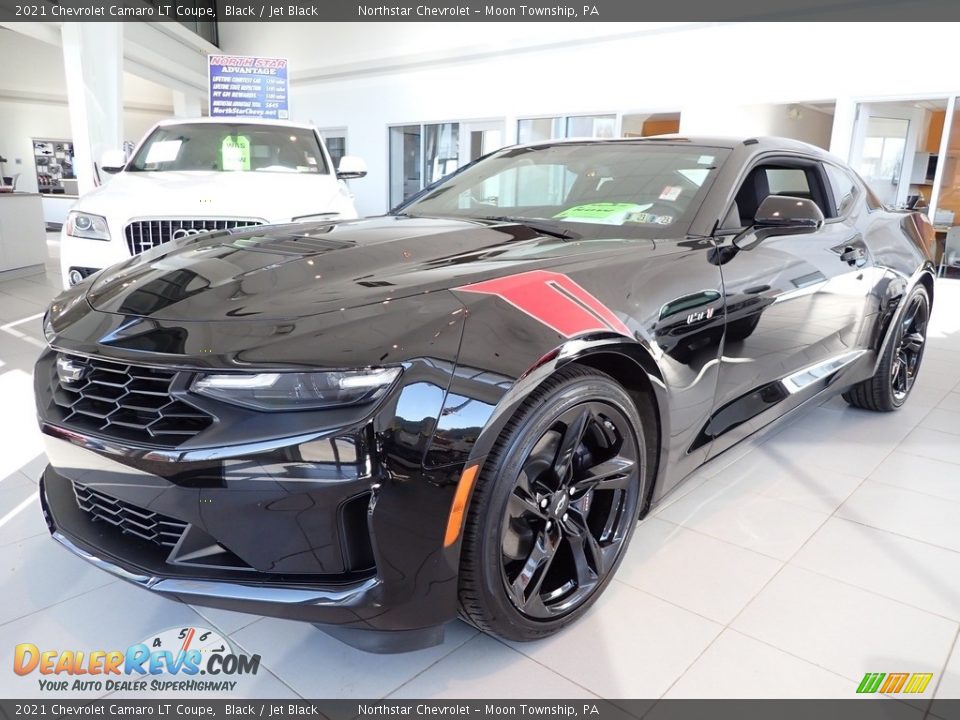 Front 3/4 View of 2021 Chevrolet Camaro LT Coupe Photo #2