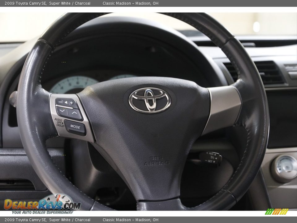 2009 Toyota Camry SE Super White / Charcoal Photo #7