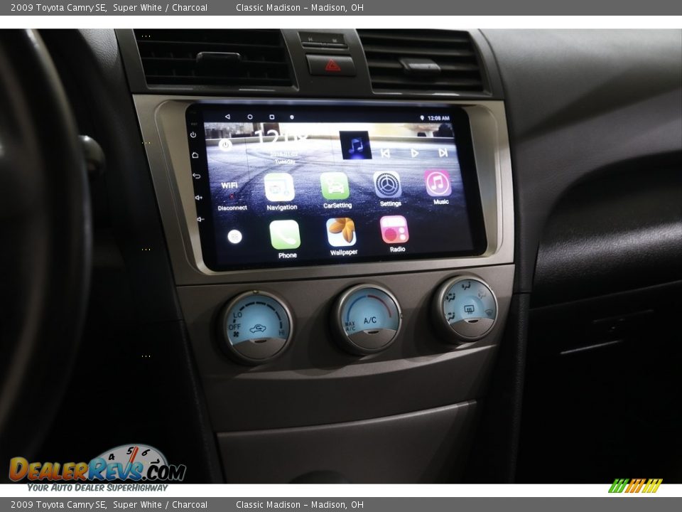 2009 Toyota Camry SE Super White / Charcoal Photo #9
