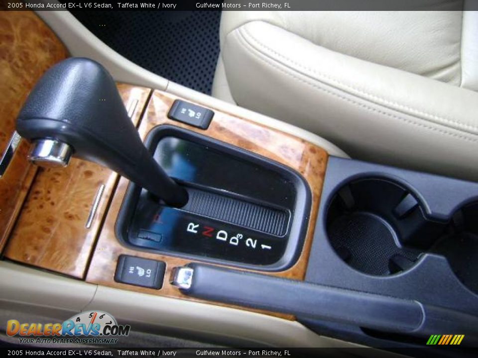 2005 Honda Accord EX-L V6 Sedan Taffeta White / Ivory Photo #33