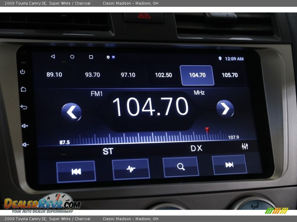 2009 Toyota Camry SE Super White / Charcoal Photo #12