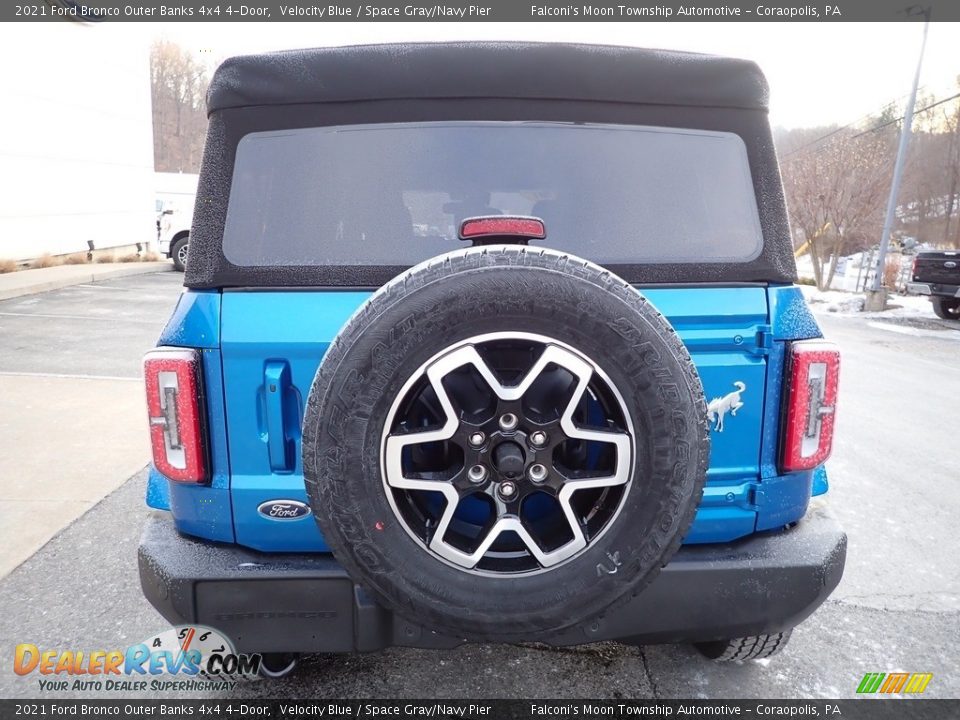 2021 Ford Bronco Outer Banks 4x4 4-Door Velocity Blue / Space Gray/Navy Pier Photo #3