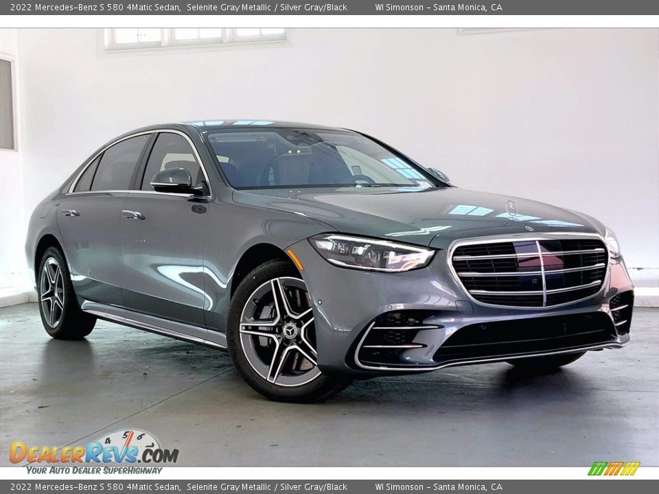 Front 3/4 View of 2022 Mercedes-Benz S 580 4Matic Sedan Photo #12