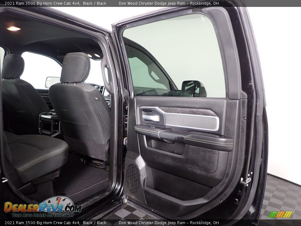2021 Ram 3500 Big Horn Crew Cab 4x4 Black / Black Photo #32