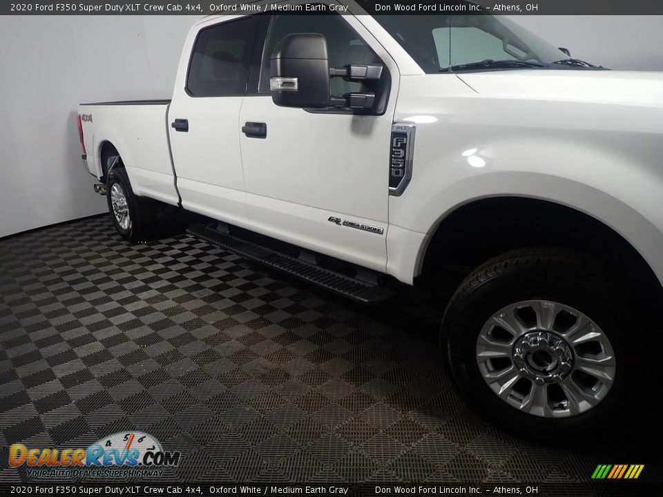 2020 Ford F350 Super Duty XLT Crew Cab 4x4 Oxford White / Medium Earth Gray Photo #4