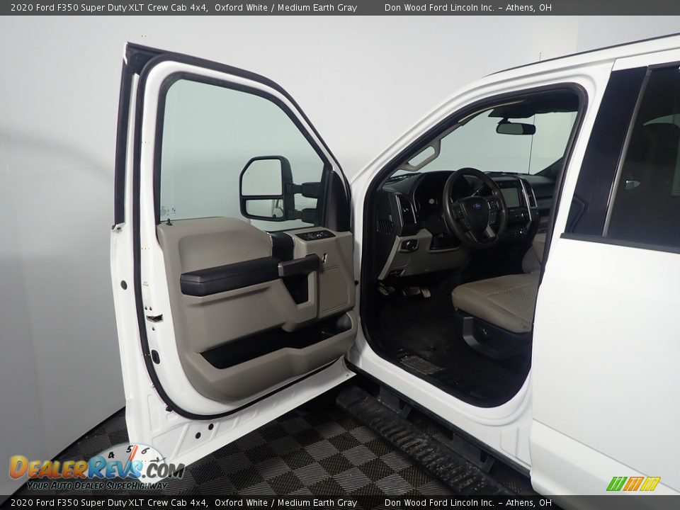 2020 Ford F350 Super Duty XLT Crew Cab 4x4 Oxford White / Medium Earth Gray Photo #17