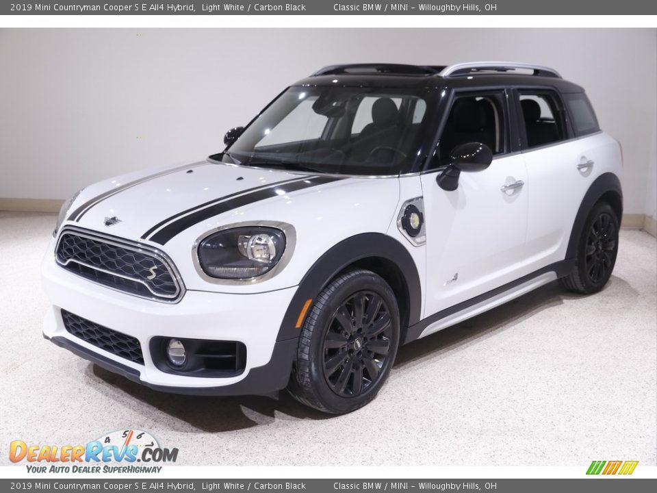 Front 3/4 View of 2019 Mini Countryman Cooper S E All4 Hybrid Photo #3