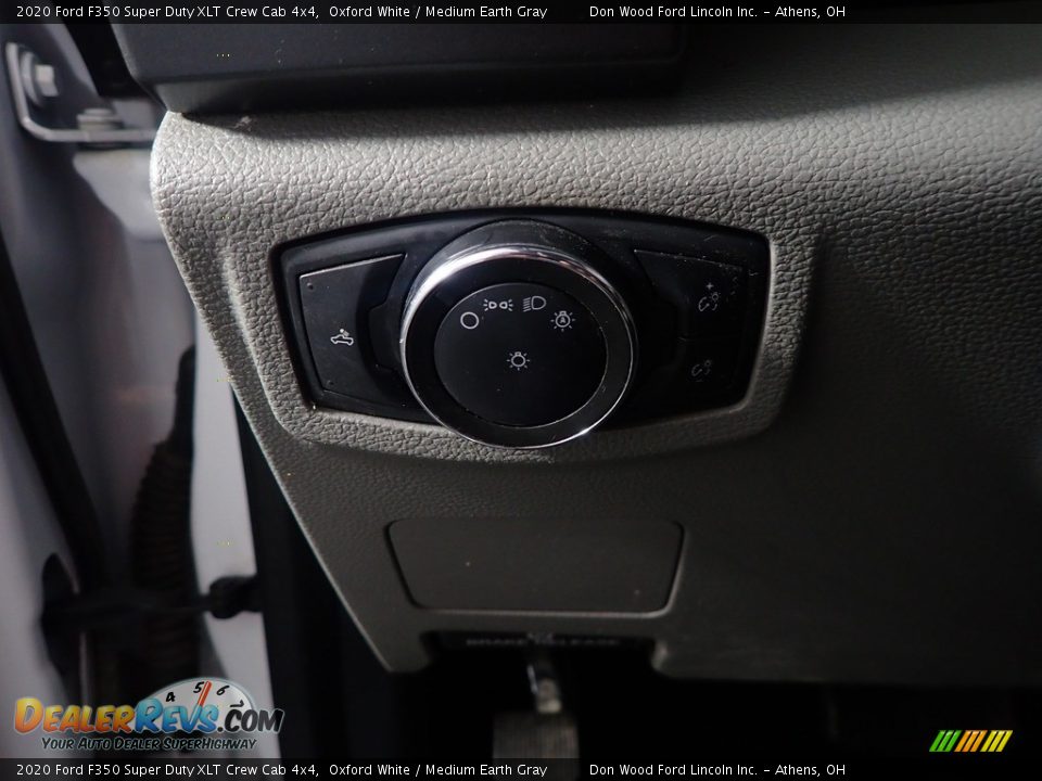 2020 Ford F350 Super Duty XLT Crew Cab 4x4 Oxford White / Medium Earth Gray Photo #28