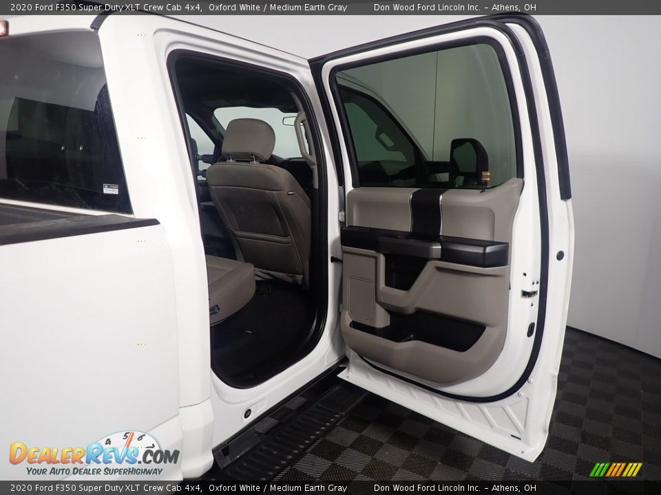 2020 Ford F350 Super Duty XLT Crew Cab 4x4 Oxford White / Medium Earth Gray Photo #34