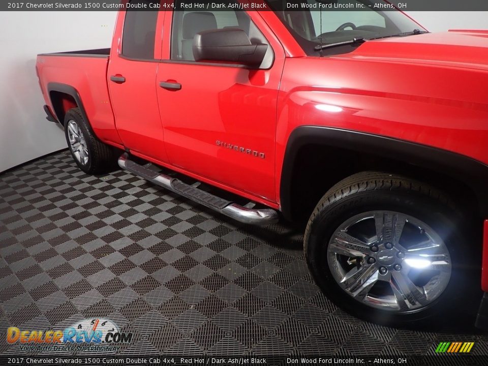 2017 Chevrolet Silverado 1500 Custom Double Cab 4x4 Red Hot / Dark Ash/Jet Black Photo #4