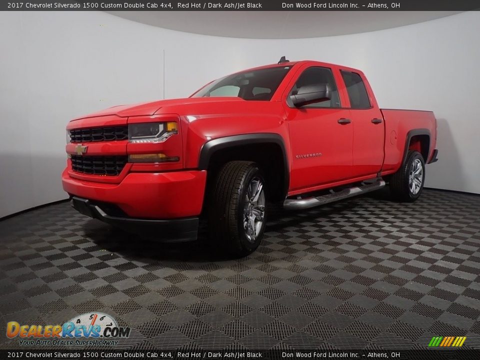 2017 Chevrolet Silverado 1500 Custom Double Cab 4x4 Red Hot / Dark Ash/Jet Black Photo #8