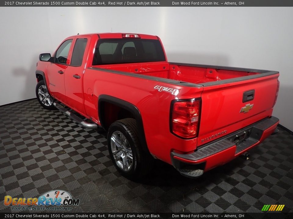 2017 Chevrolet Silverado 1500 Custom Double Cab 4x4 Red Hot / Dark Ash/Jet Black Photo #12