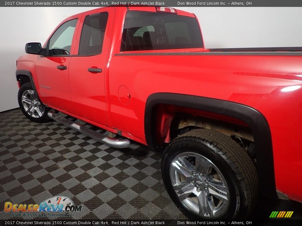 2017 Chevrolet Silverado 1500 Custom Double Cab 4x4 Red Hot / Dark Ash/Jet Black Photo #17