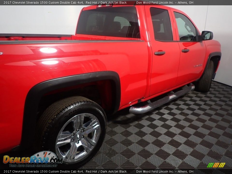 2017 Chevrolet Silverado 1500 Custom Double Cab 4x4 Red Hot / Dark Ash/Jet Black Photo #18