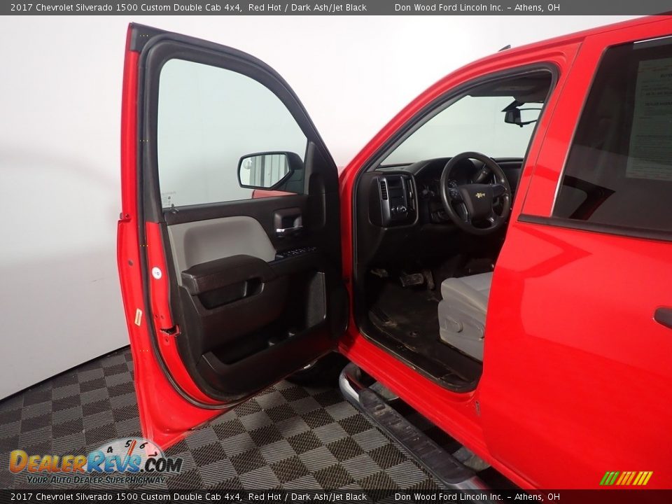 2017 Chevrolet Silverado 1500 Custom Double Cab 4x4 Red Hot / Dark Ash/Jet Black Photo #19