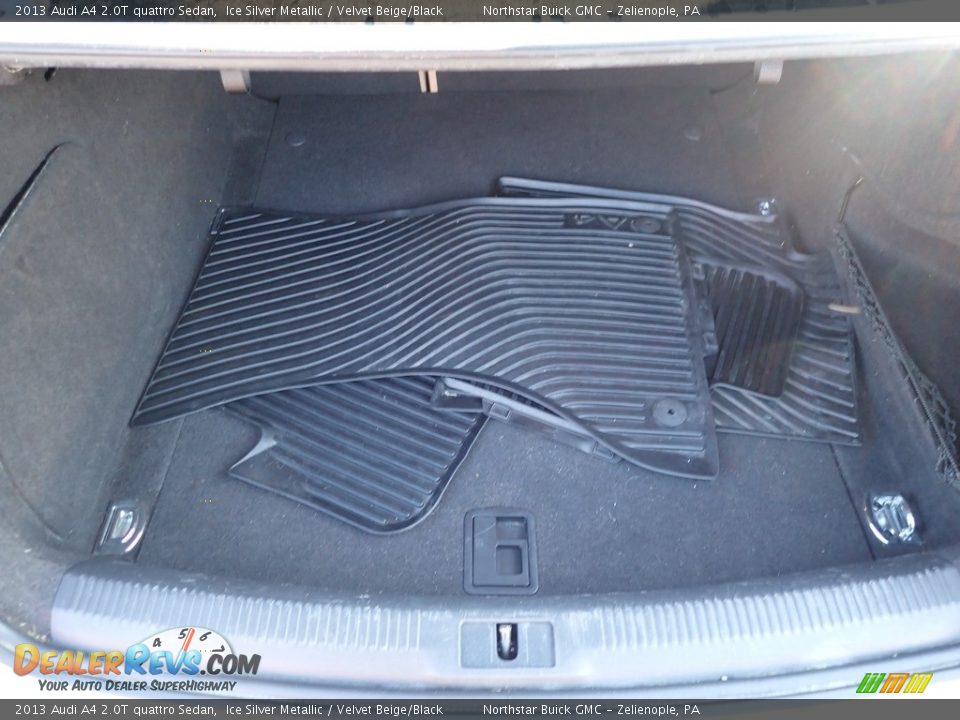 2013 Audi A4 2.0T quattro Sedan Ice Silver Metallic / Velvet Beige/Black Photo #10