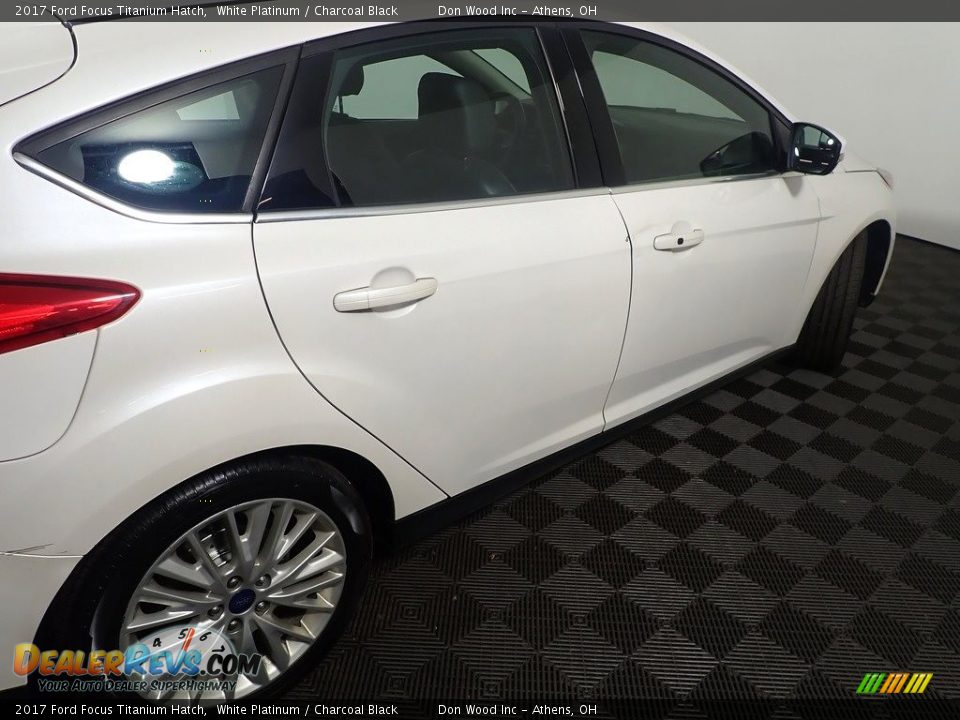 2017 Ford Focus Titanium Hatch White Platinum / Charcoal Black Photo #20