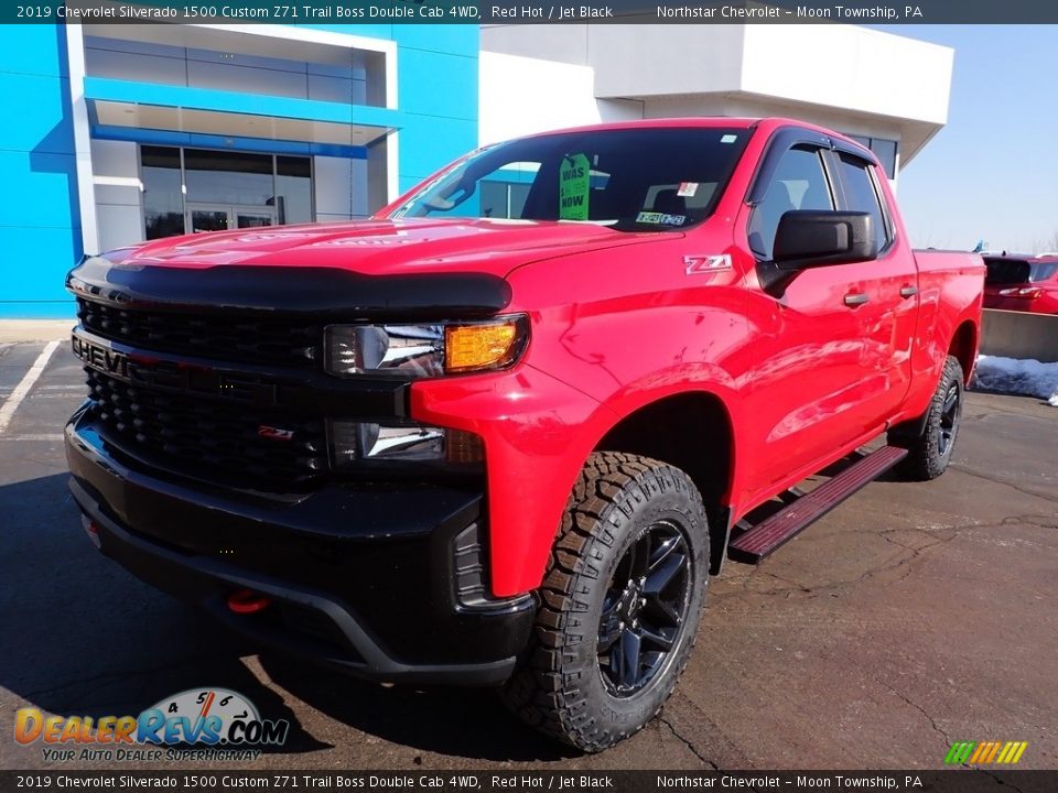 2019 Chevrolet Silverado 1500 Custom Z71 Trail Boss Double Cab 4WD Red Hot / Jet Black Photo #2