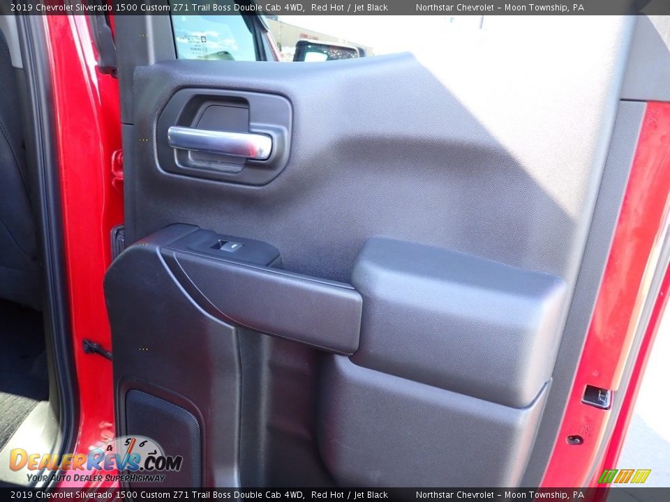 2019 Chevrolet Silverado 1500 Custom Z71 Trail Boss Double Cab 4WD Red Hot / Jet Black Photo #18