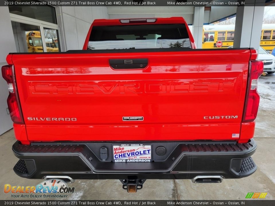2019 Chevrolet Silverado 1500 Custom Z71 Trail Boss Crew Cab 4WD Red Hot / Jet Black Photo #5