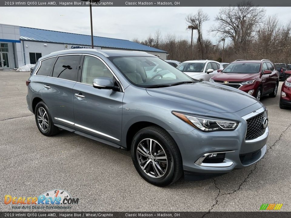 Front 3/4 View of 2019 Infiniti QX60 Luxe AWD Photo #5