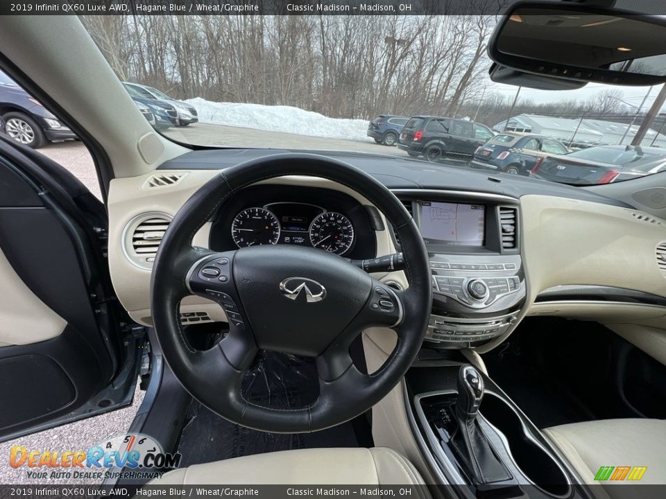 Dashboard of 2019 Infiniti QX60 Luxe AWD Photo #9