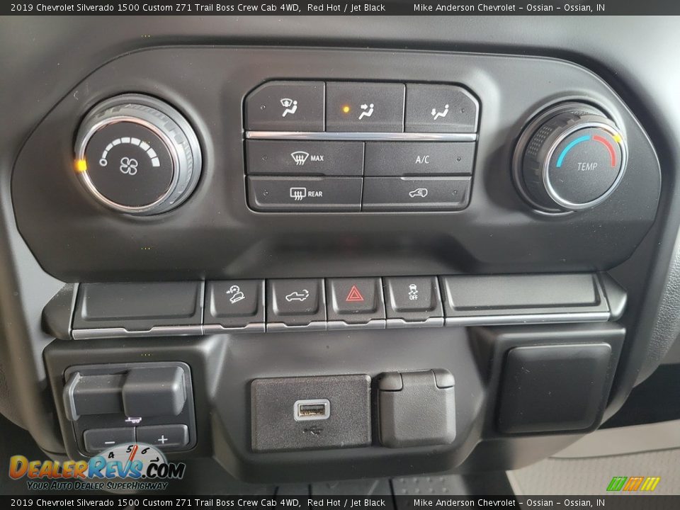 2019 Chevrolet Silverado 1500 Custom Z71 Trail Boss Crew Cab 4WD Red Hot / Jet Black Photo #28