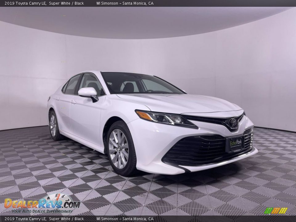 2019 Toyota Camry LE Super White / Black Photo #1