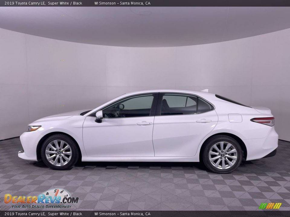 2019 Toyota Camry LE Super White / Black Photo #4