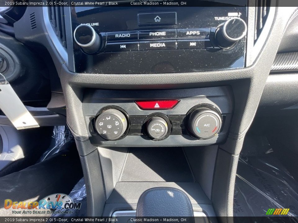 2019 Subaru Impreza 2.0i 5-Door Crystal White Pearl / Black Photo #13