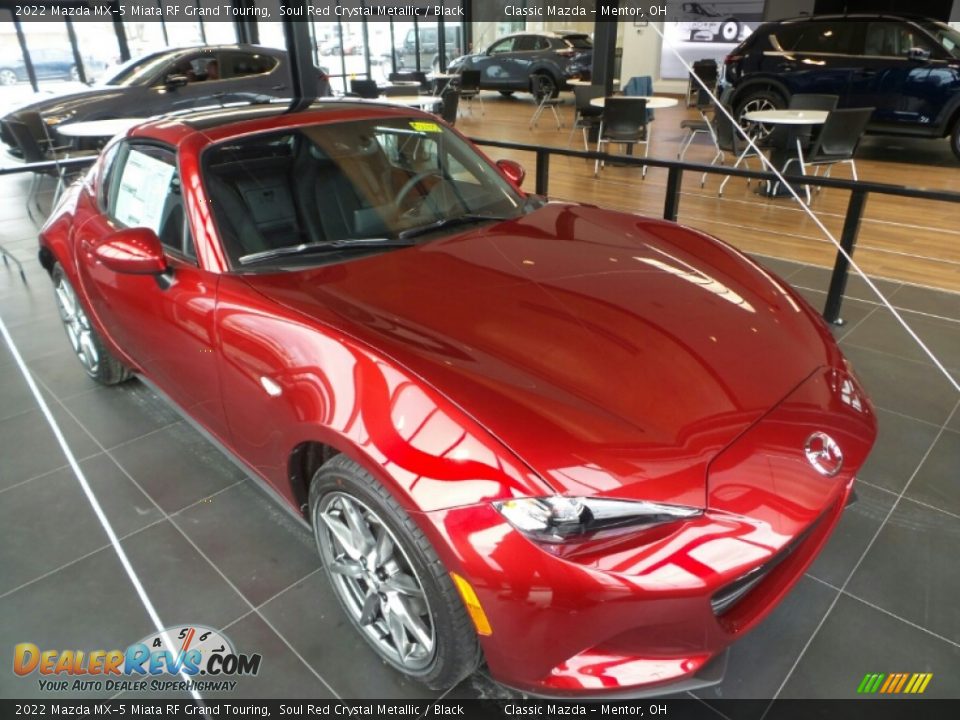 Front 3/4 View of 2022 Mazda MX-5 Miata RF Grand Touring Photo #1