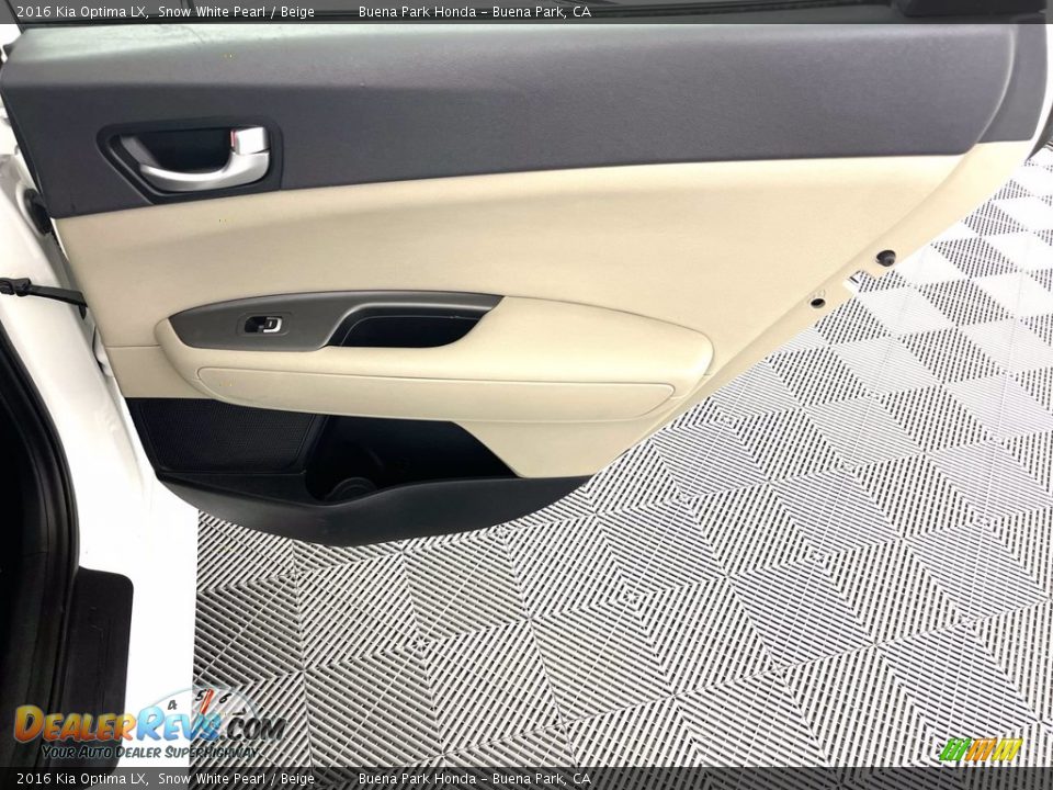 Door Panel of 2016 Kia Optima LX Photo #24