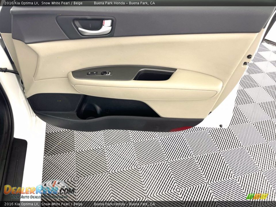 Door Panel of 2016 Kia Optima LX Photo #25