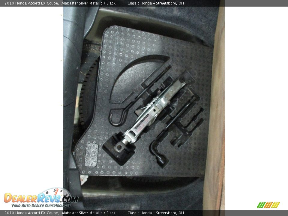 2010 Honda Accord EX Coupe Alabaster Silver Metallic / Black Photo #14