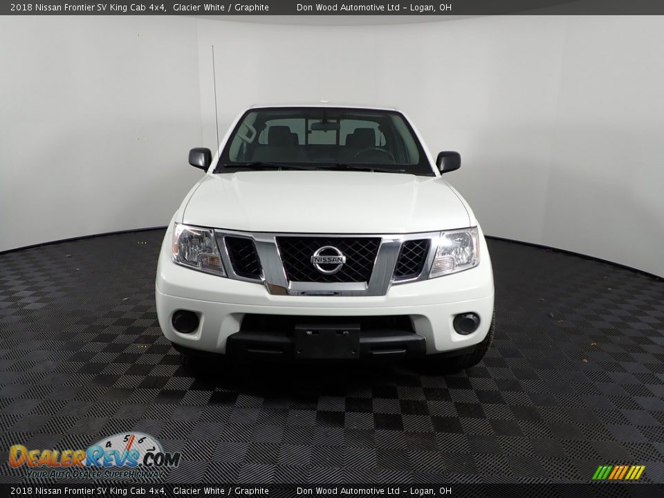 2018 Nissan Frontier SV King Cab 4x4 Glacier White / Graphite Photo #4