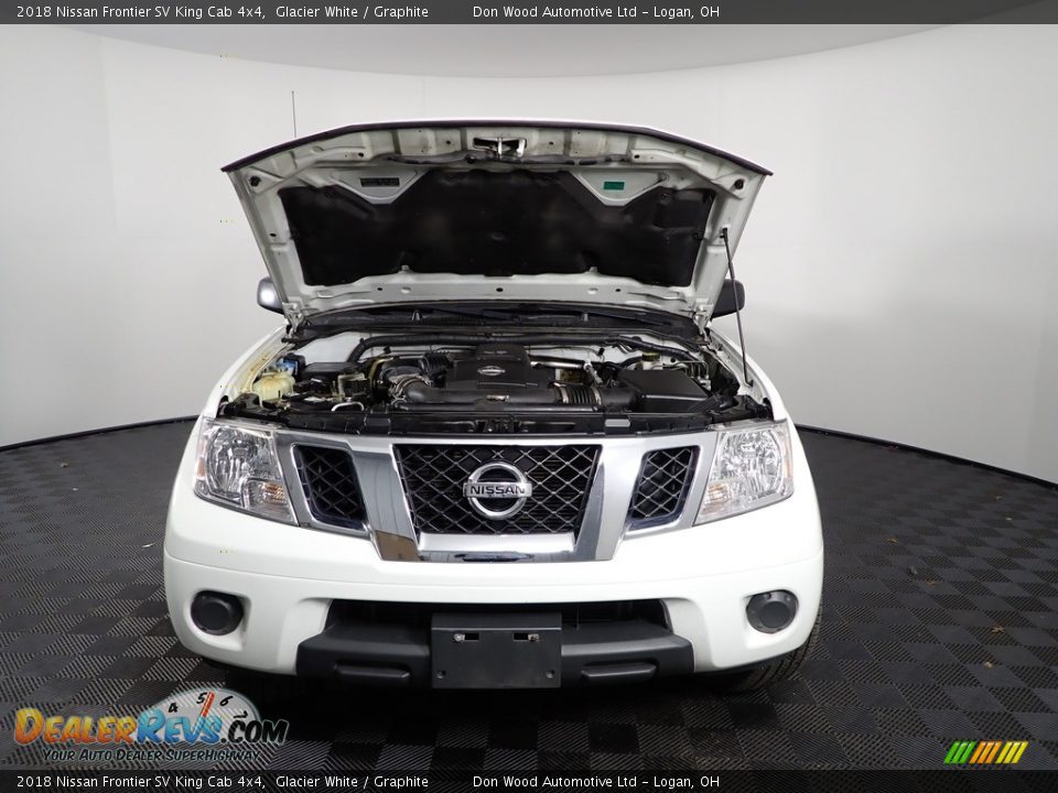 2018 Nissan Frontier SV King Cab 4x4 Glacier White / Graphite Photo #5
