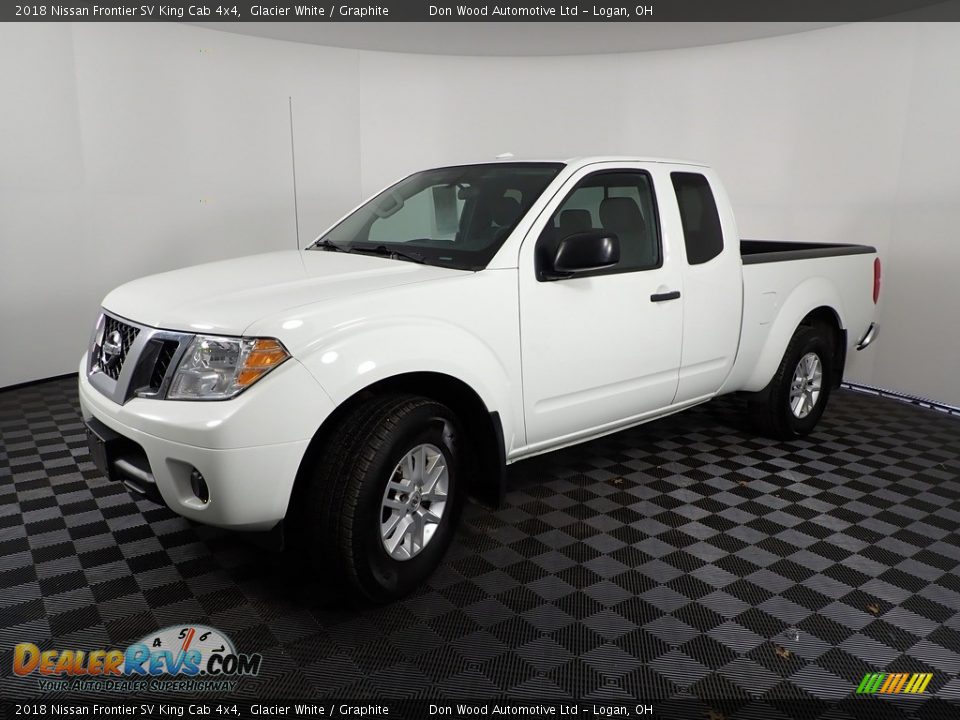 2018 Nissan Frontier SV King Cab 4x4 Glacier White / Graphite Photo #7