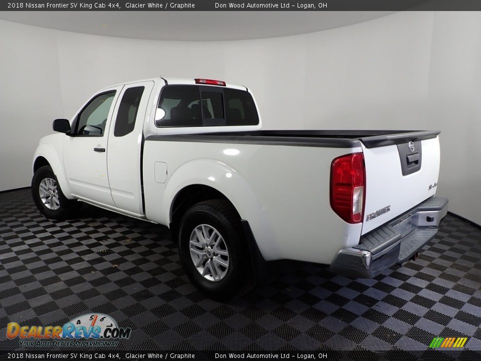 2018 Nissan Frontier SV King Cab 4x4 Glacier White / Graphite Photo #8