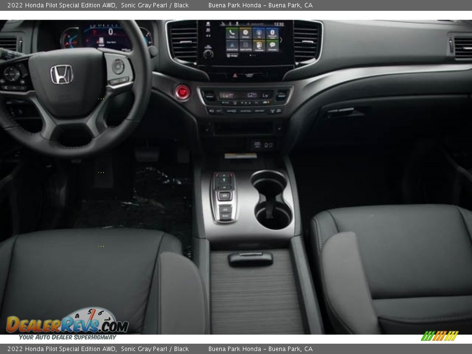 Dashboard of 2022 Honda Pilot Special Edition AWD Photo #17