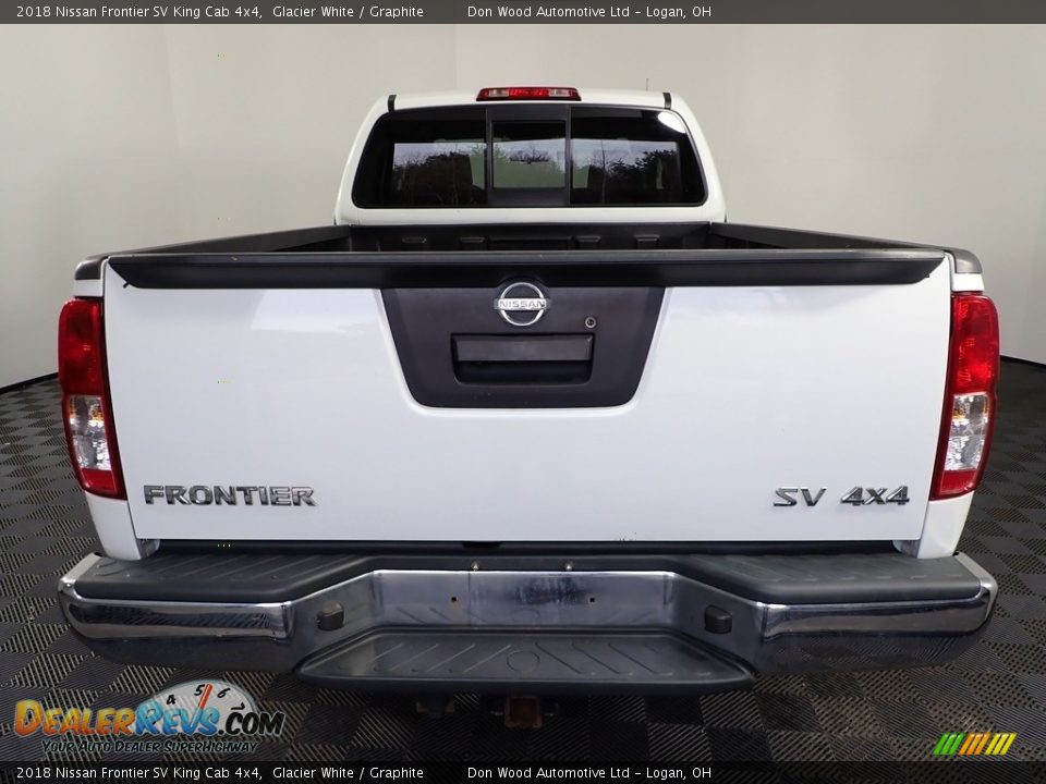2018 Nissan Frontier SV King Cab 4x4 Glacier White / Graphite Photo #9