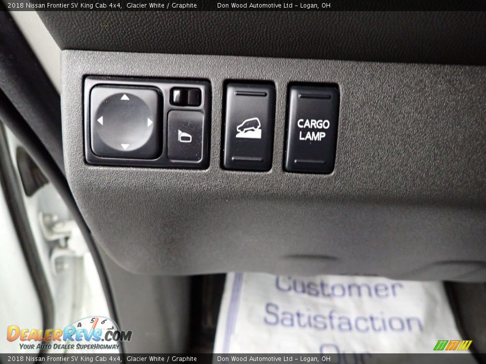 2018 Nissan Frontier SV King Cab 4x4 Glacier White / Graphite Photo #16