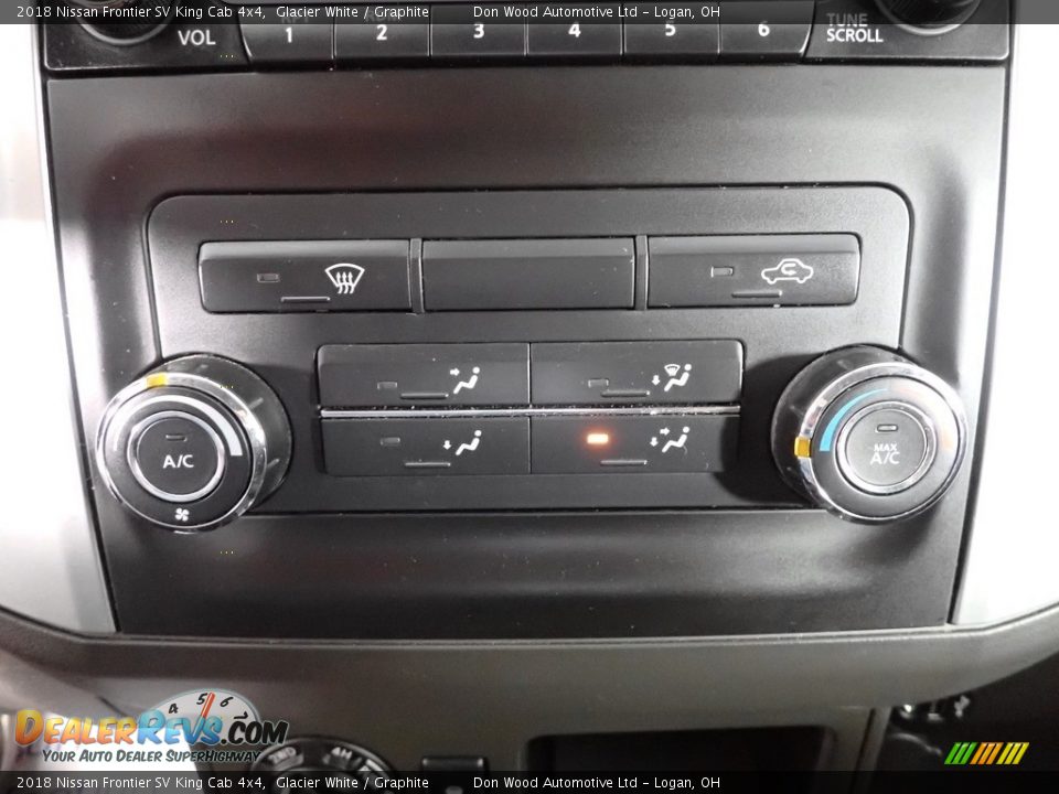2018 Nissan Frontier SV King Cab 4x4 Glacier White / Graphite Photo #20