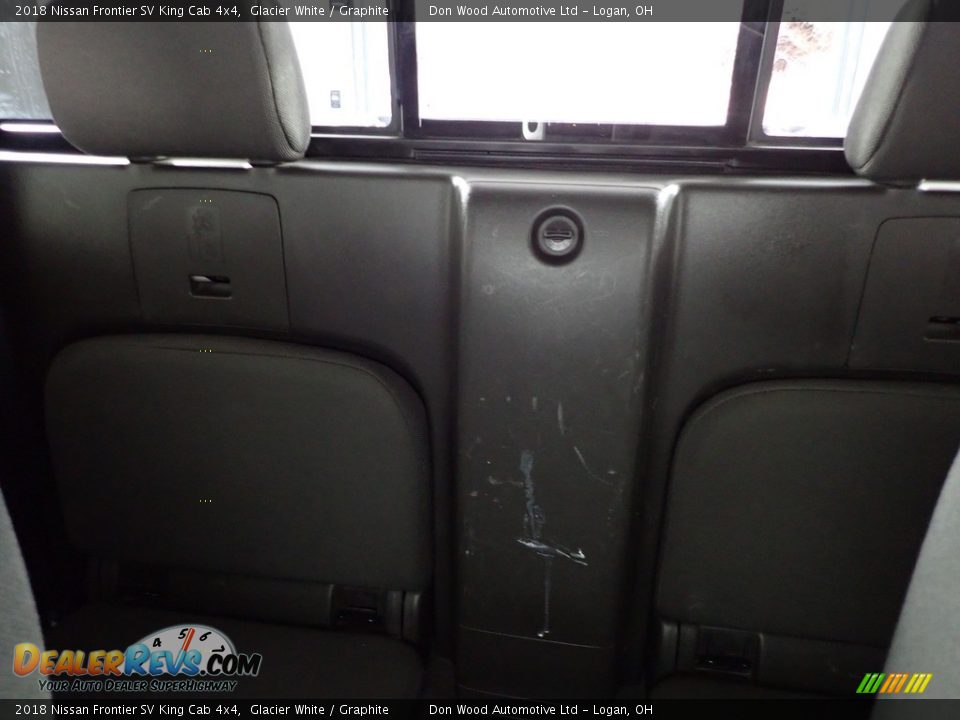 2018 Nissan Frontier SV King Cab 4x4 Glacier White / Graphite Photo #23
