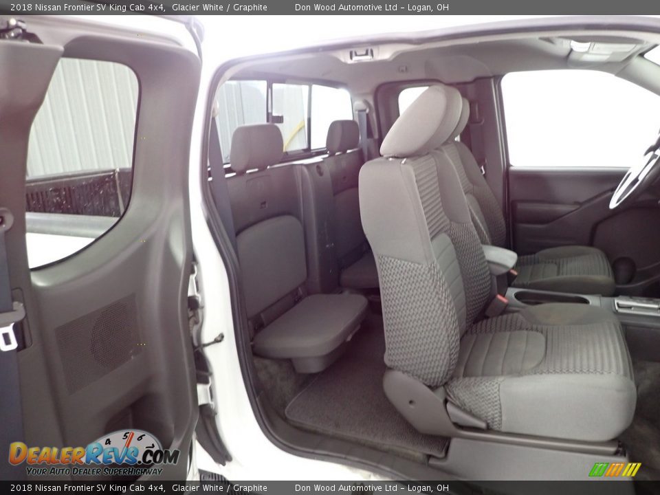 2018 Nissan Frontier SV King Cab 4x4 Glacier White / Graphite Photo #30