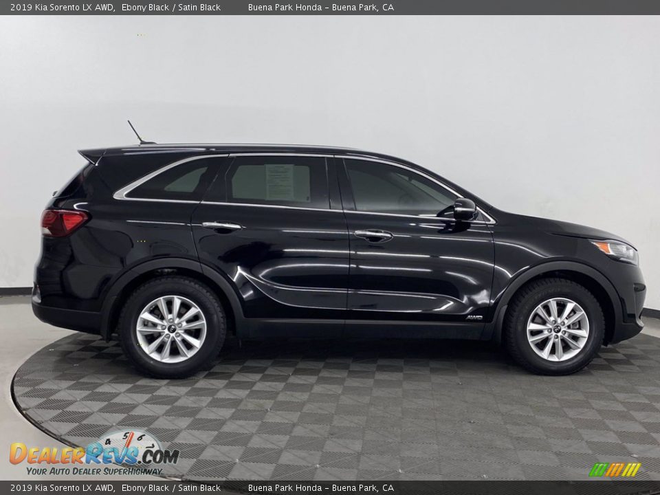 2019 Kia Sorento LX AWD Ebony Black / Satin Black Photo #2