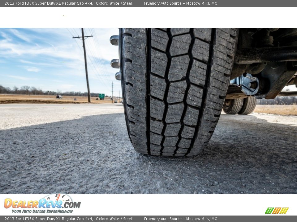 2013 Ford F350 Super Duty XL Regular Cab 4x4 Oxford White / Steel Photo #11