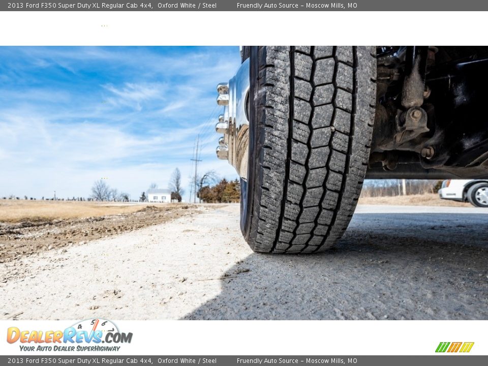 2013 Ford F350 Super Duty XL Regular Cab 4x4 Oxford White / Steel Photo #15