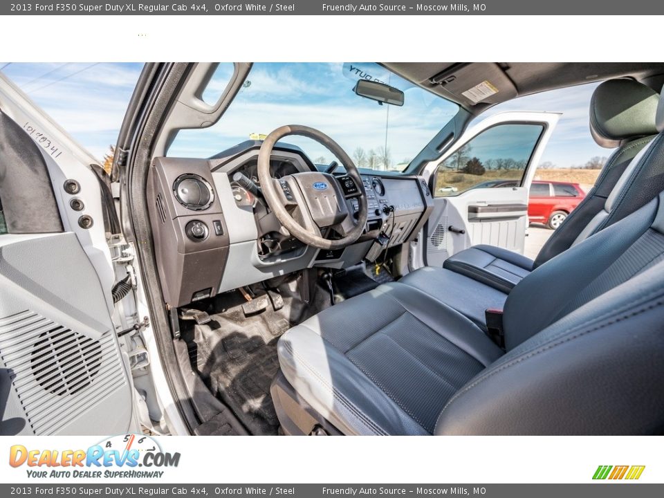 2013 Ford F350 Super Duty XL Regular Cab 4x4 Oxford White / Steel Photo #19