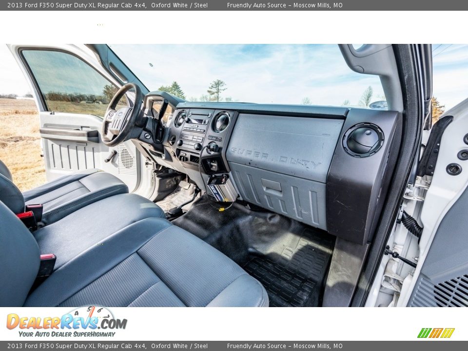 2013 Ford F350 Super Duty XL Regular Cab 4x4 Oxford White / Steel Photo #23